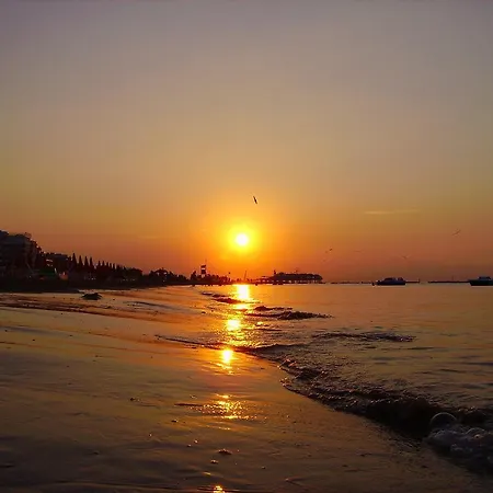 Beach Residence 3*