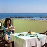 Aparthotel Beach Residence 4*