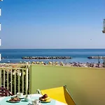 Aparthotel Beach Residence