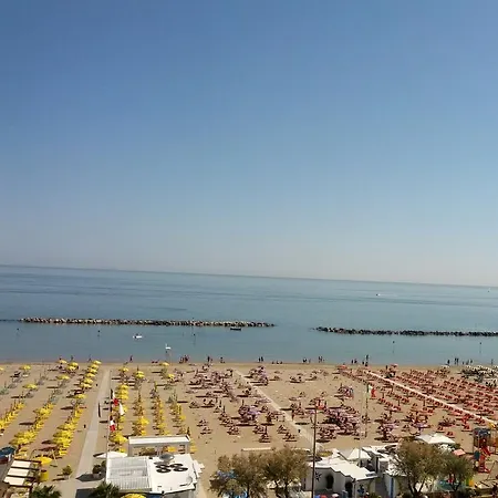 Апарт-отель Beach Residence Габичче-Маре