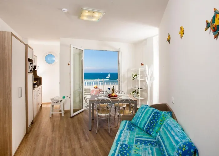 Aparthotel Beach Residence 3*